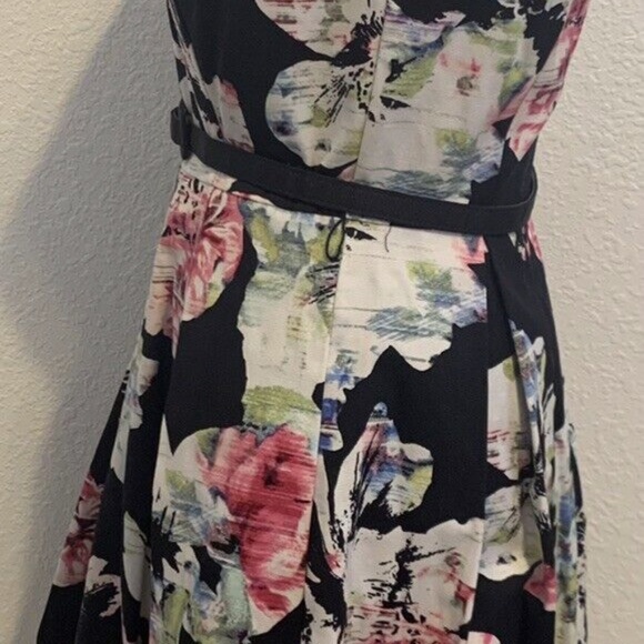 White House Black Market Spring Floral Princess Rockabilly Dress Women's Size 0 - Picture 6 of 14